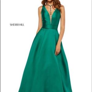 Sherri Hill Green Formal dress with pockets